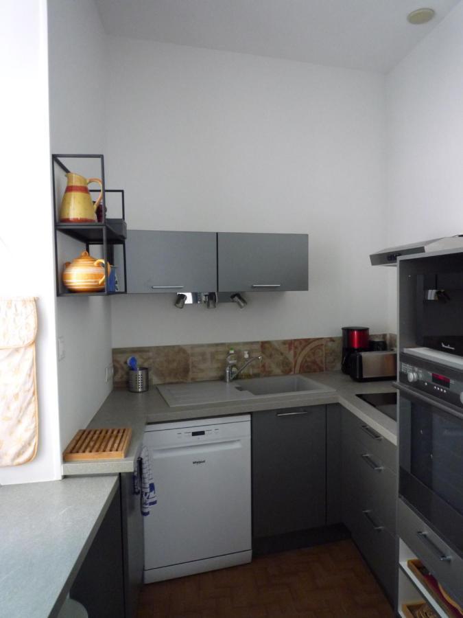 Appartement Avignon Centre Intra Muros Cour Exterieure Parking Prive Gratuit Extérieur photo