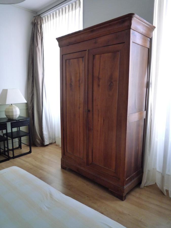 Appartement Avignon Centre Intra Muros Cour Exterieure Parking Prive Gratuit Extérieur photo