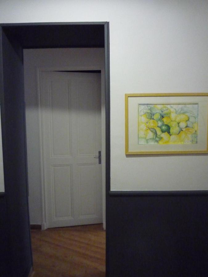 Appartement Avignon Centre Intra Muros Cour Exterieure Parking Prive Gratuit Extérieur photo