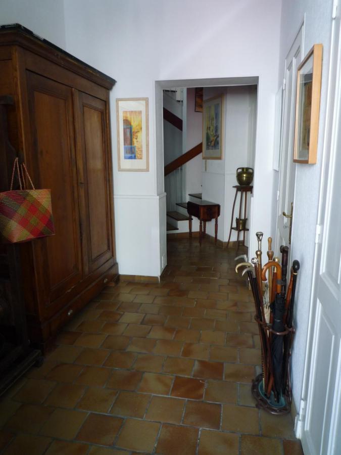 Appartement Avignon Centre Intra Muros Cour Exterieure Parking Prive Gratuit Extérieur photo