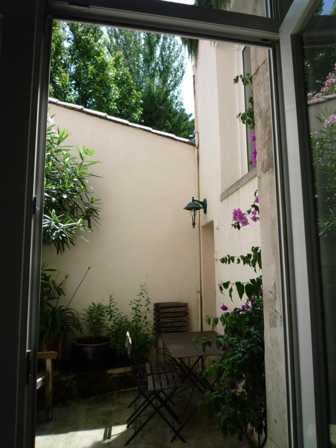 Appartement Avignon Centre Intra Muros Cour Exterieure Parking Prive Gratuit Extérieur photo